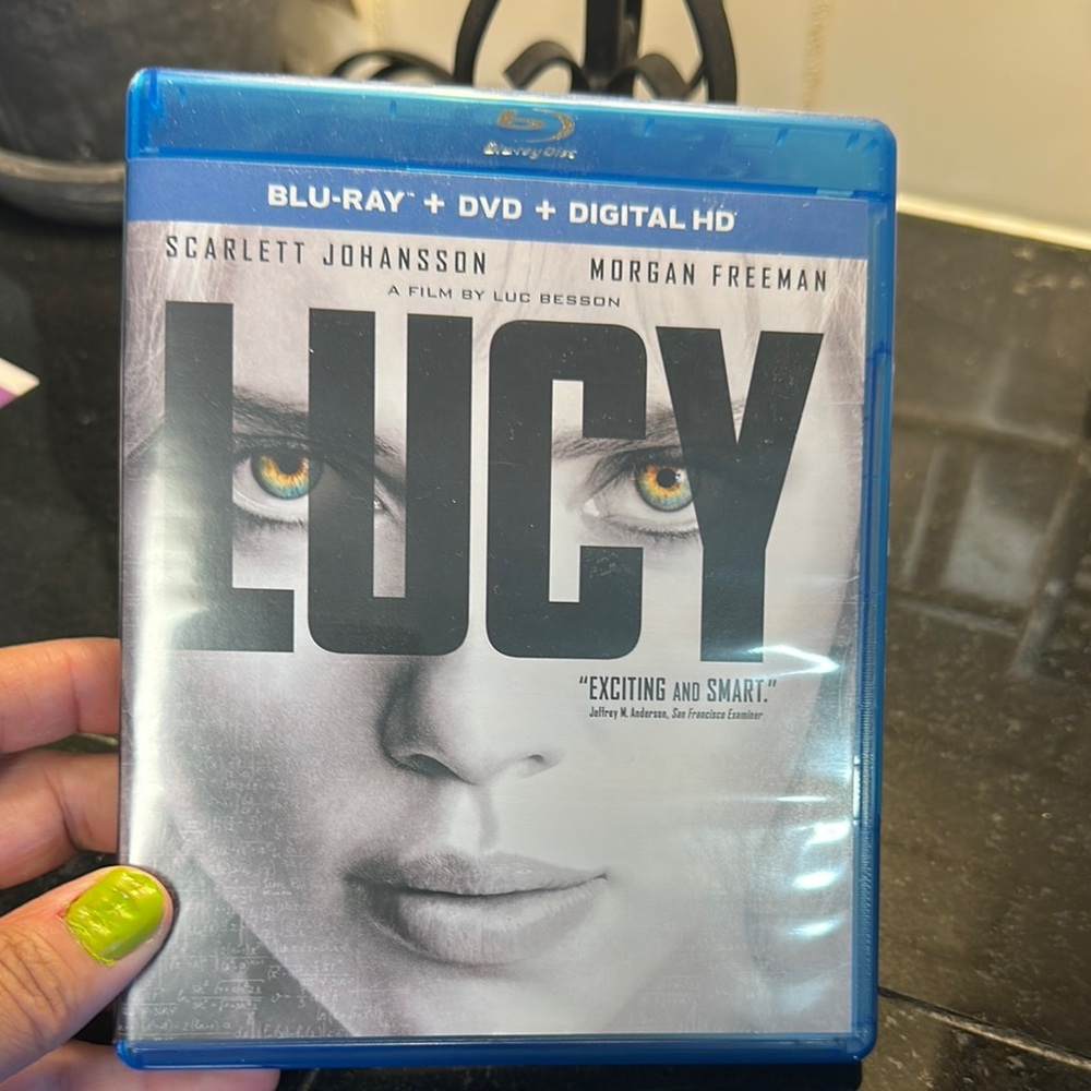 Lucy Blu-ray + DVD + Digital HD